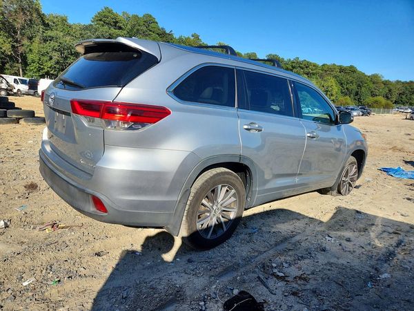 2018 TOYOTA HIGHLANDER SE/XLE