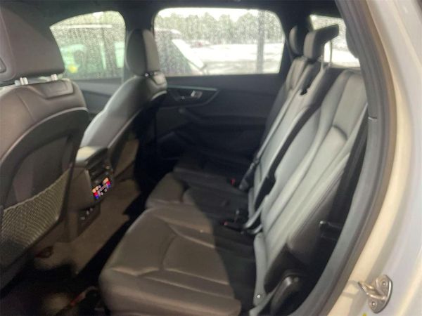 2023 AUDI Q7 quattro Premium Plus