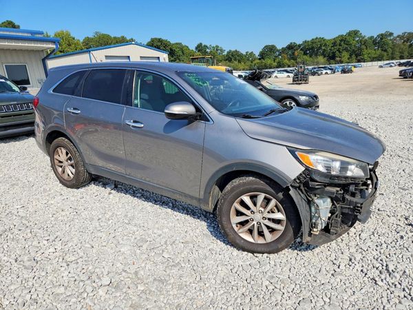 2018 KIA SORENTO — Passenger 3/4
