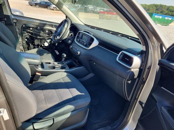 2018 KIA SORENTO — DENT