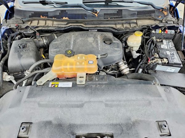 2017 RAM 1500 SLT — Engine bay