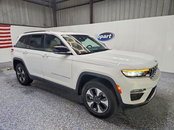 2024 JEEP GRAND CHEROKEE Limited 4XE — Passenger 3/4