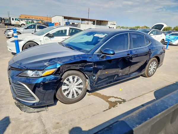 2021 TOYOTA CAMRY LE