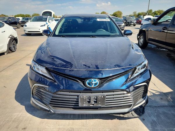 2021 TOYOTA CAMRY LE