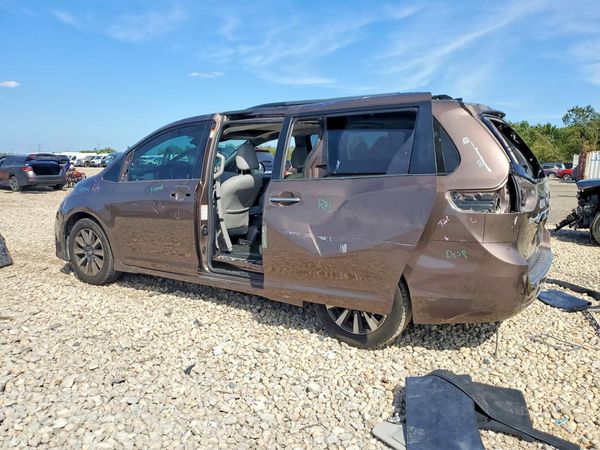 2018 TOYOTA SIENNA
