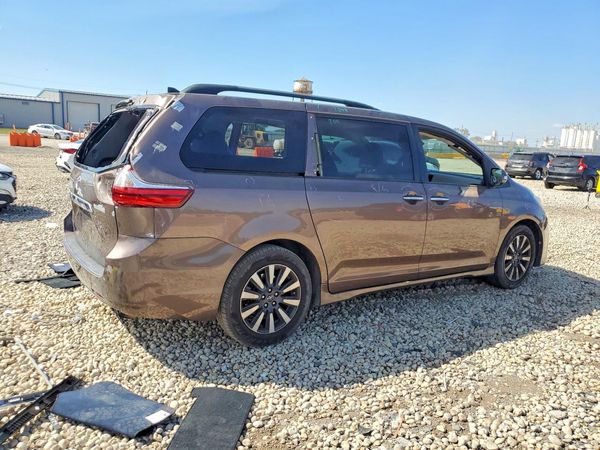 2018 TOYOTA SIENNA