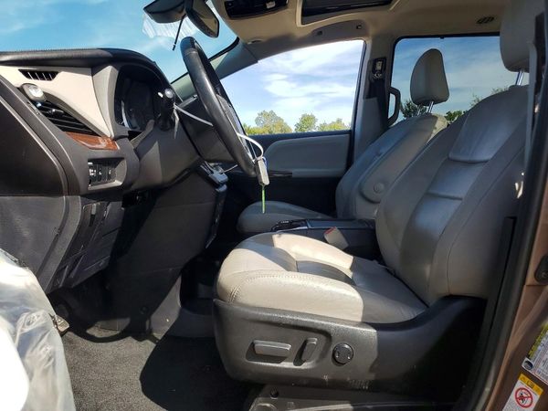 2018 TOYOTA SIENNA