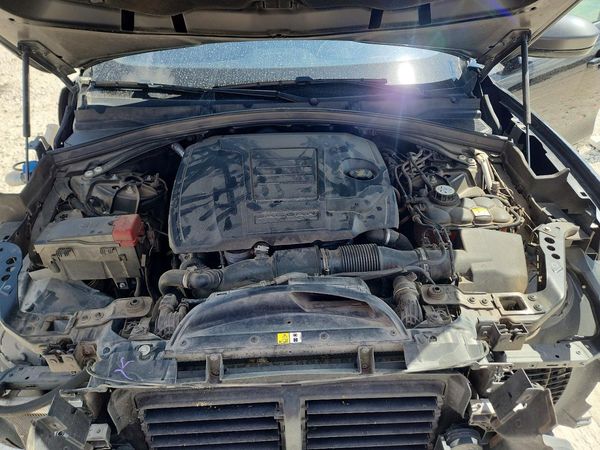 2020 JAGUAR F-PACE — Engine bay
