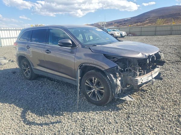 2019 TOYOTA HIGHLANDER — Passenger 3/4