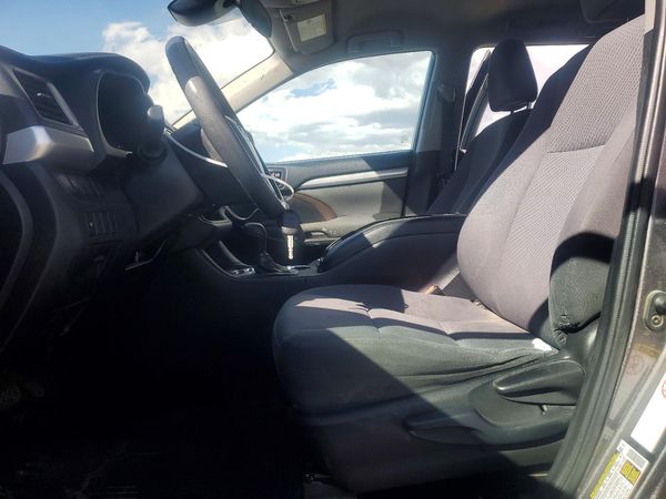 2019 TOYOTA HIGHLANDER — DENT