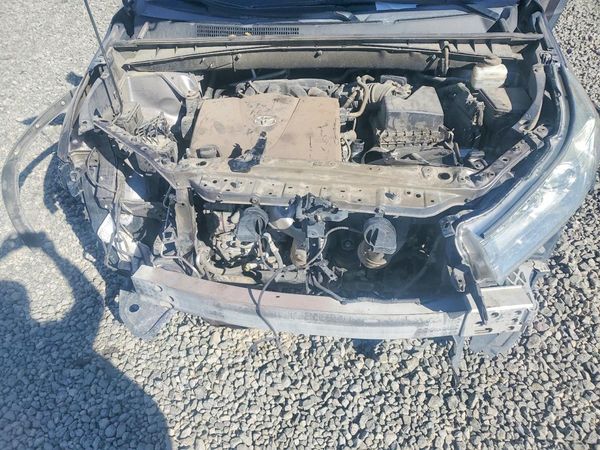 2019 TOYOTA HIGHLANDER — Engine bay