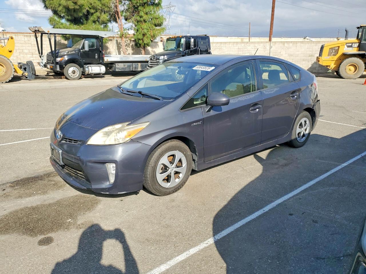 2012 TOYOTA PRIUS — Front 3/4