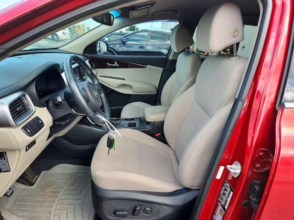 2017 KIA SORENTO — DENT
