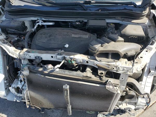 2018 HONDA PILOT EX — Engine bay