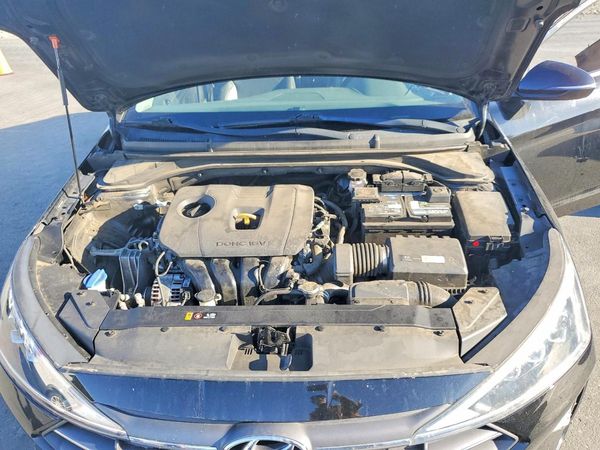 2019 HYUNDAI ELANTRA — Engine bay