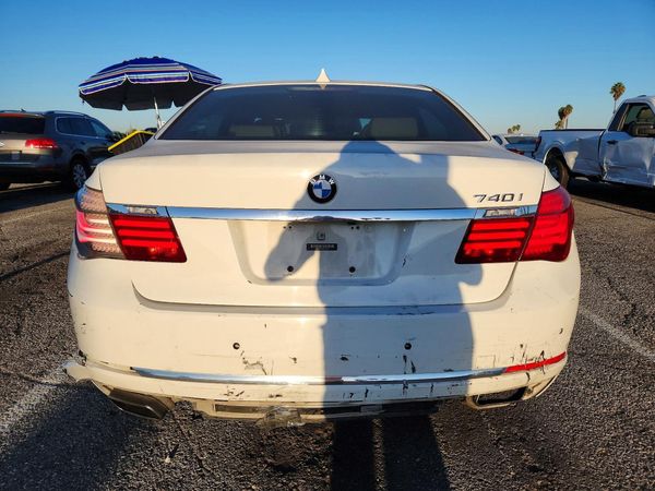 2015 BMW 740