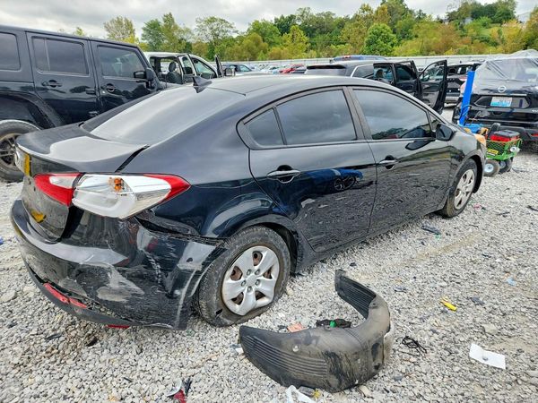 2016 KIA FORTE GL (Middle-Low Grade)