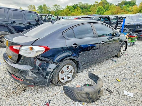 2016 KIA FORTE GL (Middle-Low Grade)