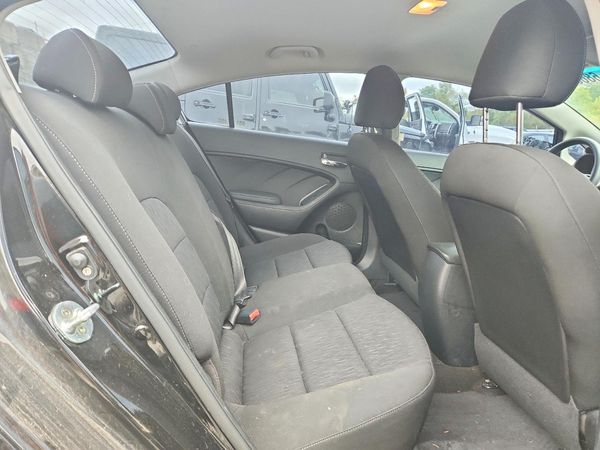 2016 KIA FORTE GL (Middle-Low Grade)