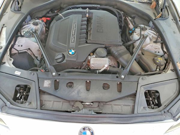 2015 BMW 535 — Engine bay