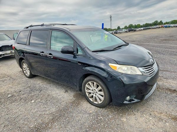 2016 TOYOTA SIENNA