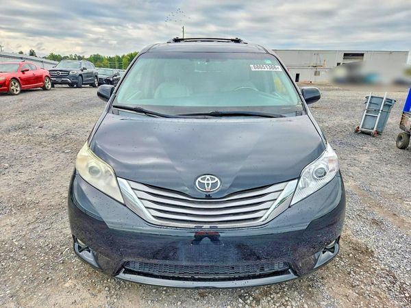 2016 TOYOTA SIENNA