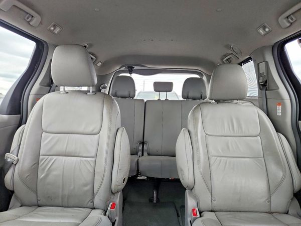 2016 TOYOTA SIENNA