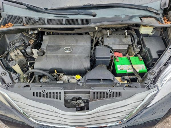 2016 TOYOTA SIENNA
