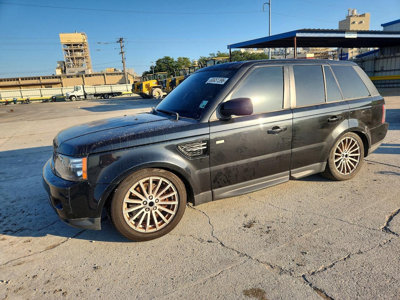 2012 LAND ROVER RANGEROVER HSE — Front 3/4