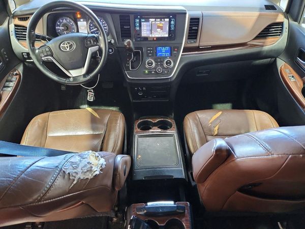 2015 TOYOTA SIENNA