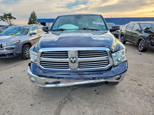 2018 RAM 1500 SLT