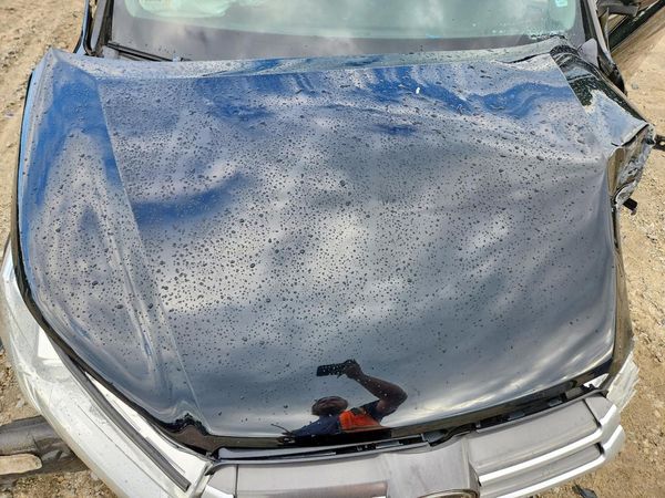 2019 TOYOTA HIGHLANDER SE/XLE — Engine bay