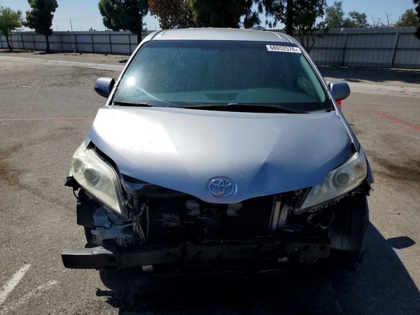 2017 TOYOTA SIENNA LE Mobility/LE — DIRF