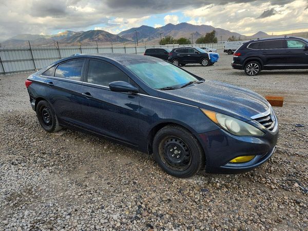 2012 HYUNDAI SONATA — Passenger 3/4
