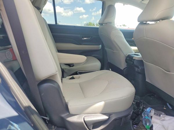 2025 TOYOTA GRAND HIGHLANDER