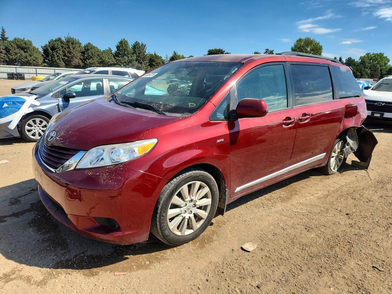 2017 TOYOTA SIENNA LE