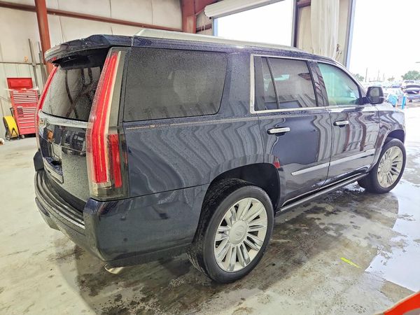 2018 CADILLAC ESCALADE