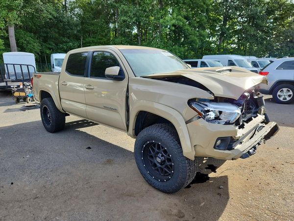 2017 TOYOTA TACOMA