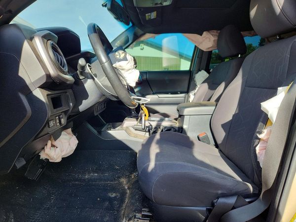 2017 TOYOTA TACOMA