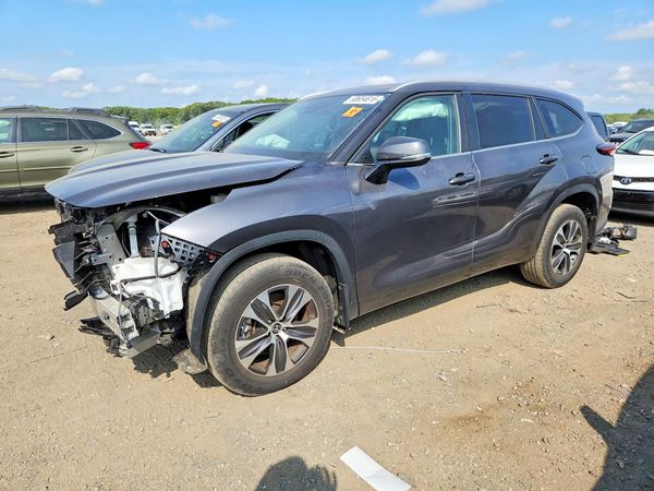 2024 TOYOTA HIGHLANDER — Front 3/4