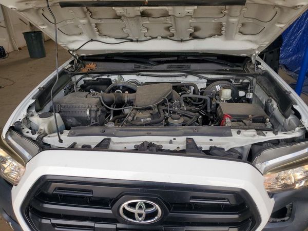 2017 TOYOTA TACOMA SR/SR5