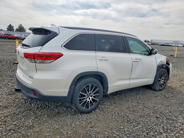 2017 TOYOTA HIGHLANDER SE/XLE