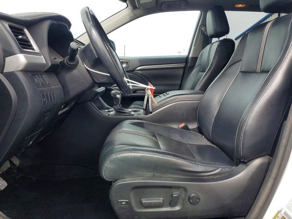 2017 TOYOTA HIGHLANDER SE/XLE