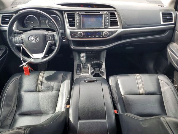 2017 TOYOTA HIGHLANDER SE/XLE