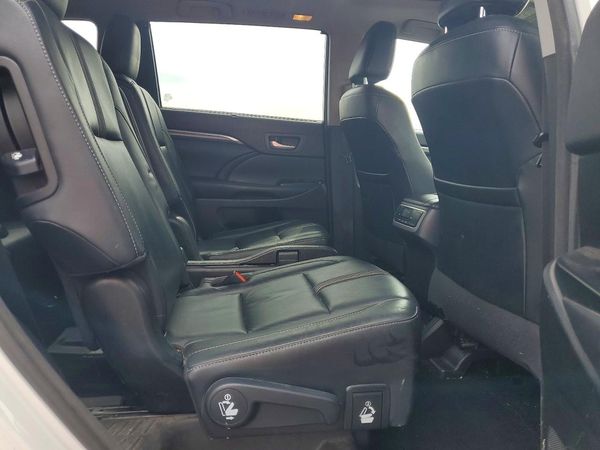 2017 TOYOTA HIGHLANDER SE/XLE