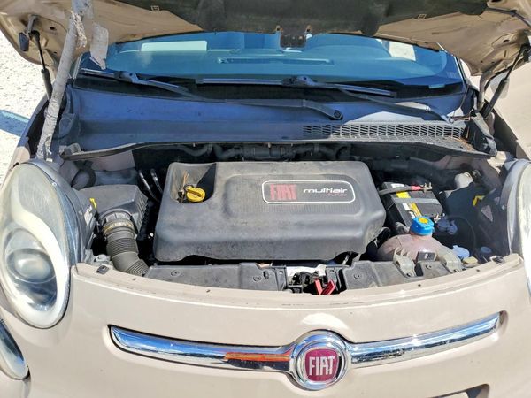 2014 FIAT 500 EASY — Engine bay