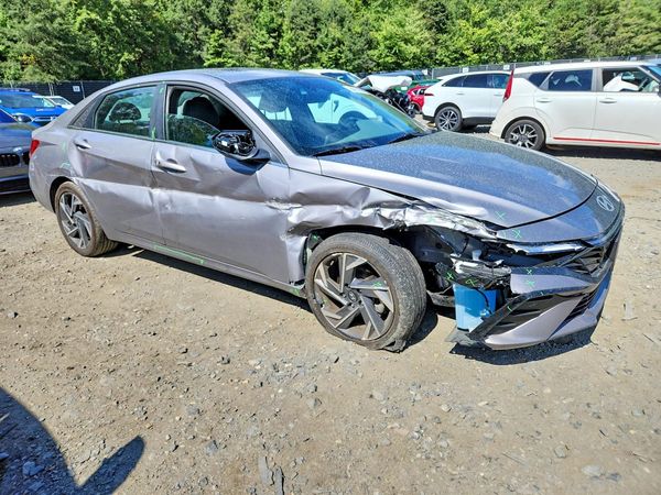 2024 HYUNDAI ELANTRA SEL w/ Convenience Pkg