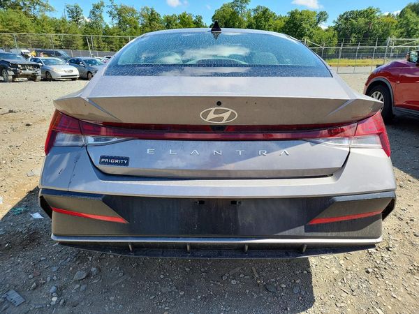 2024 HYUNDAI ELANTRA SEL w/ Convenience Pkg