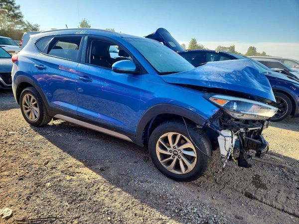 2017 HYUNDAI TUCSON — Passenger 3/4