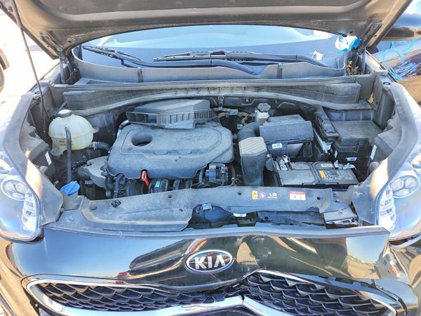 2021 KIA SPORTAGE LX — Engine bay